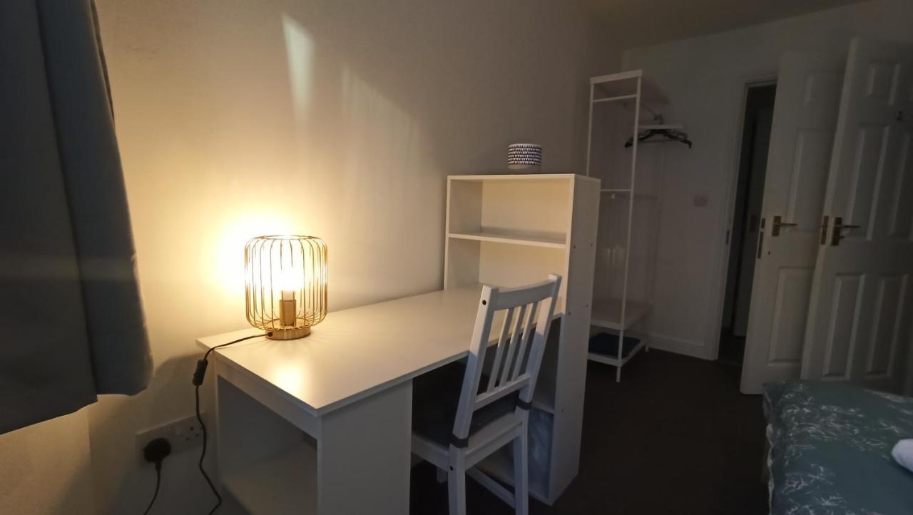 Bright, Chilled Ensuite Db Room In A Shared Flat! London Eksteriør billede