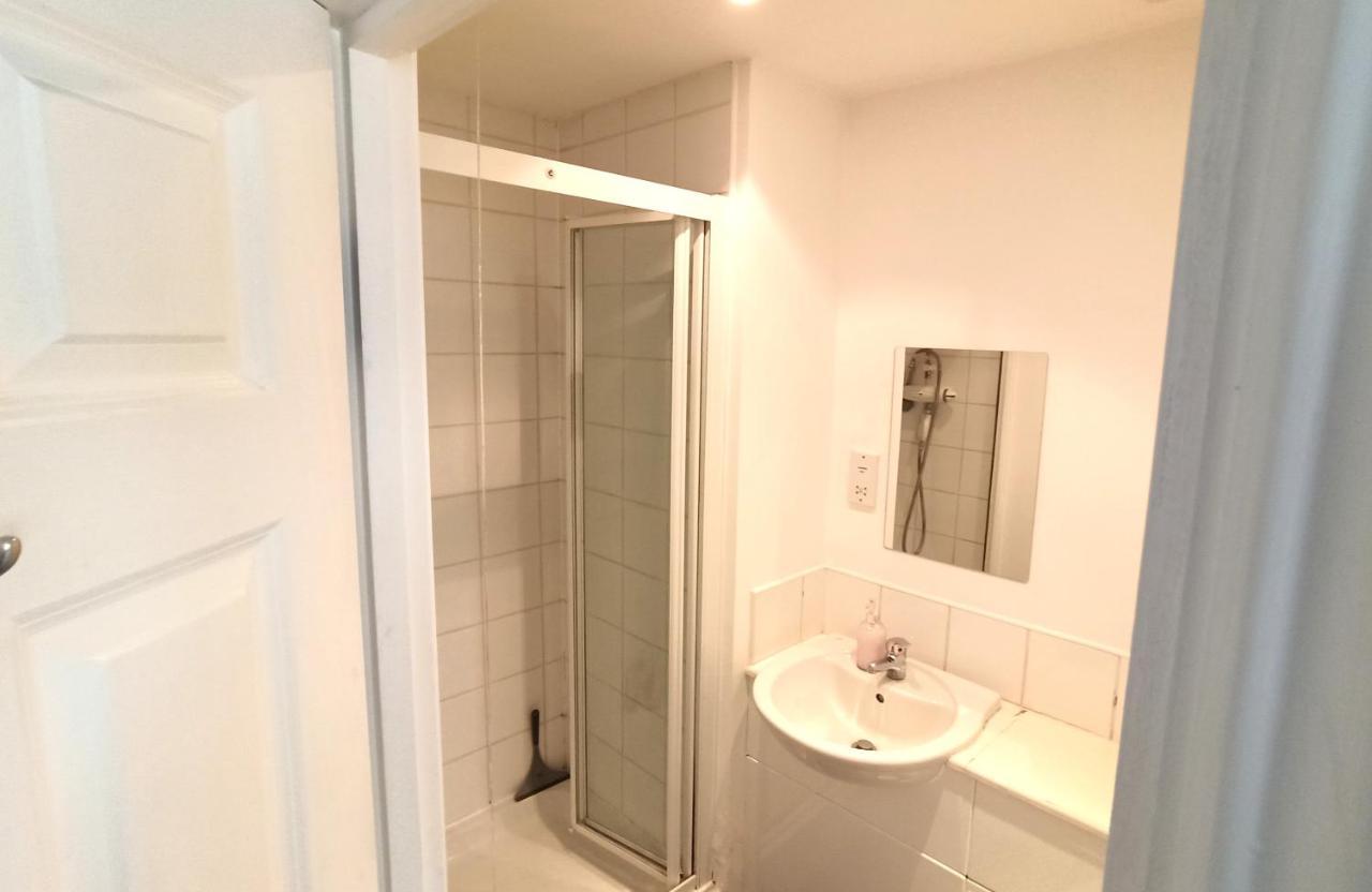 Bright, Chilled Ensuite Db Room In A Shared Flat! London Eksteriør billede